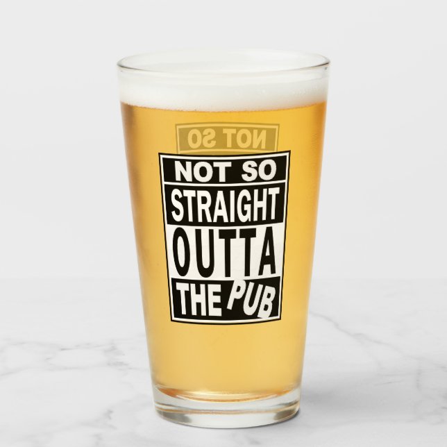 Nicht so direkt über dem Pub 2, der Spaß trinkt Glas (Vorne (Gefüllt))