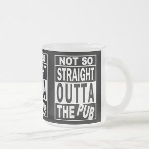 Nicht so direkt über dem Pub trinken Spaß schwarz Mattglastasse