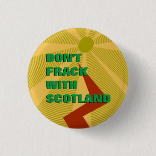 Nicht tun Frack mit Schottland-Abzeichen Button