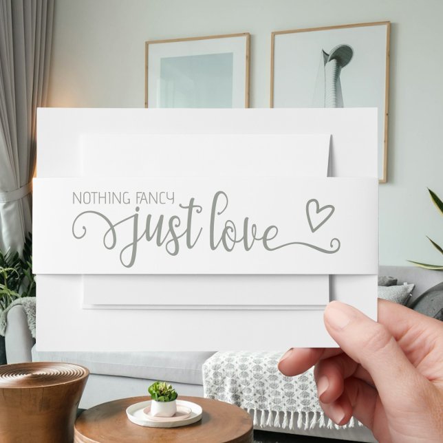 Nichts Extravagant nur Liebe Minimalistisch Hochze Einladungsbanderole (Nothing Fancy Just Love Minimalist Wedding Invitation Belly Bands from Ricaso. Sage green and white)