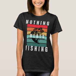 Nichts geht über Angeln  T-Shirt