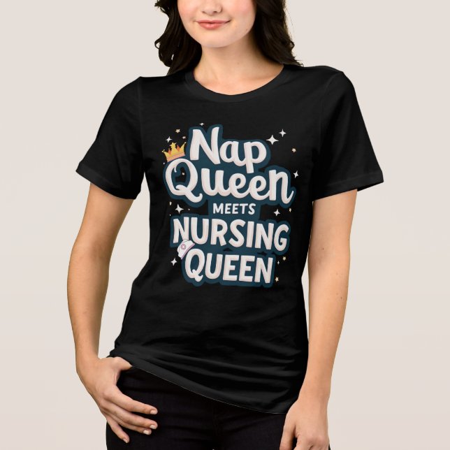Nickerchen Queen trifft Pflegekönigin Tri-Blend Shirt (Vorderseite)