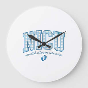 NICU-Krankenpfleger-Babifüße-Karree-Buchstaben-Sch Große Wanduhr