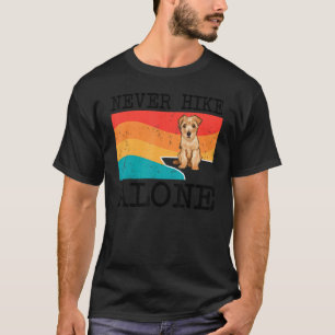 Nie allein wandern Norfolk Terrier Grafisches Wand T-Shirt