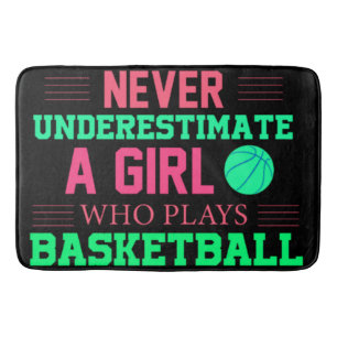 Nie ein Mädchen unterschätzen, das Basketball spie Badematte