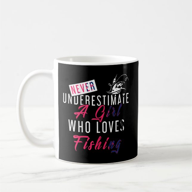 Nie ein Mädchen unterschätzen, das Lieben hat, Fis Kaffeetasse (Links)