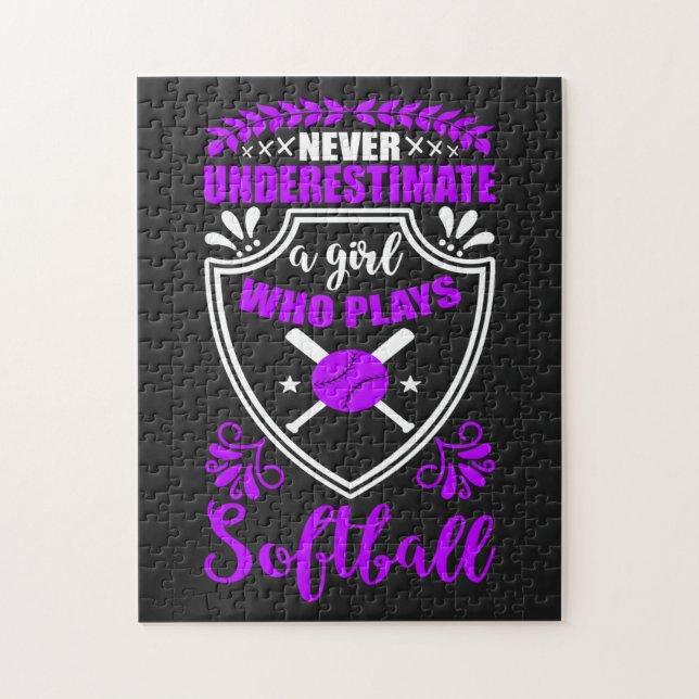 Nie ein Mädchen unterschätzen, das Softball spielt Puzzle (Vertikal)