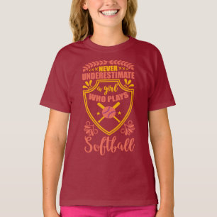 Nie ein Mädchen unterschätzen, das Softball spielt T-Shirt