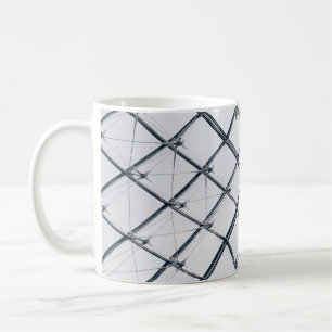 Nieder-Winkel-Foto aus grauem Metallrahmen Kaffeetasse