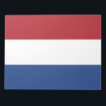 Niederländische Flagge Notizblock<br><div class="desc">Dieses Design zeichnet sich durch die Nationalflagge der Niederlande (informell als Holland bekannt) aus, ein Land, das hauptsächlich in der Western Europa und teilweise in der Karibik liegt und das größte konstituierende Land des Königreichs der Niederlande bildet. In Europa besteht es aus 12 Provinzen, die Deutschland im Osten, Belgien im...</div>
