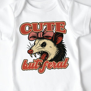Niedlich aber Feral Possum: Vintager sarkastischer Baby Strampler