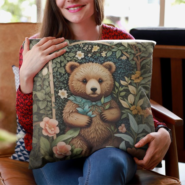Niedlich Baby Brown Bear William Morris Inspiriert Kissen (Von Creator hochgeladen)