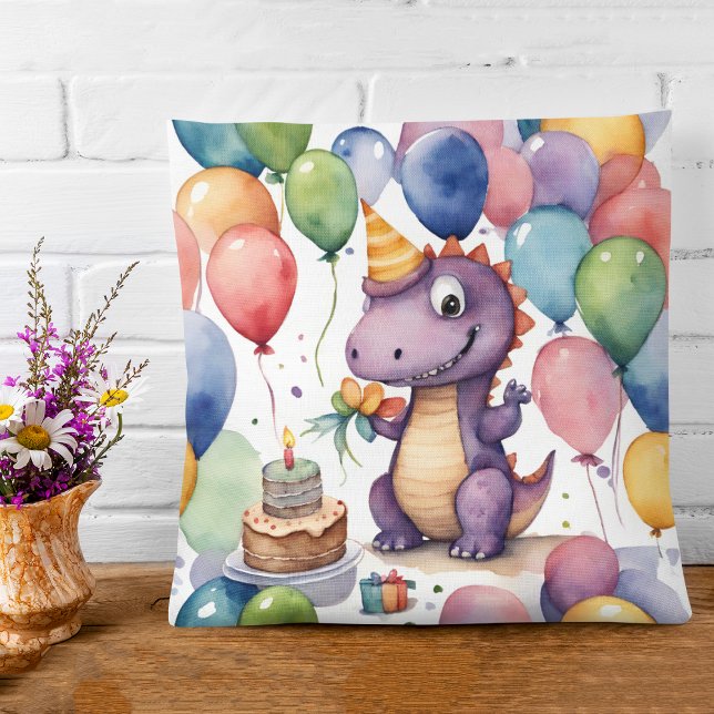 Niedlich Baby Dinosaur Geburtstag Kissen (Von Creator hochgeladen)