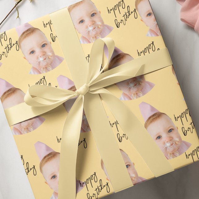 Niedlich Baby Face Birthday | Personalisiertes Fot Geschenkpapier (Von Creator hochgeladen)