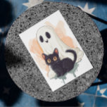 Niedlich Baby Ghost Black Kitten Halloween Postkarte<br><div class="desc">Dieses Design wurde durch digitale Kunst erstellt und kann personalisiert werden, indem Sie auf den Knopf Anpassen klicken und die Farbe ändern, einen Namen, Initialen oder Ihre Lieblingssprache hinzufügen. Kontaktieren Sie mich unter colorflowcreations@gmail.com , wenn Sie dieses Design für ein anderes Produkt haben möchten. Sehen Sie mehr meiner Kreationen oder...</div>