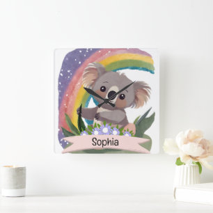 Niedlich Baby Koala Rainbow Individuelle Name Quadratische Wanduhr