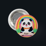 Niedlich Baby Panda Rainbow Button<br><div class="desc">Ein liebenswertes Baby-Panda, eingebettet in einen pulsierenden Regenbogenbogen, schafft eine Szene, die Freude und Positivität ausstrahlt. Dieses bezaubernde Design feiert nicht nur die angeborene Süße der Babypandas, sondern verleiht auch einen strahlenden Farbtupfer, was es zu einer idealen Wahl macht, um Kinderzimmer, Spielräume oder jeden Raum zu erhellen, wo eine Touch...</div>