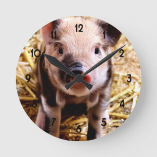 Niedlich Baby Pig Runde Wanduhr