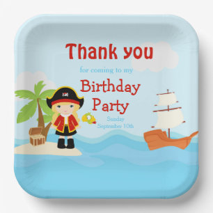 Niedlich Blonde Pirate Girl in Red Birthday Pappteller