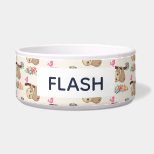 Niedlich-braune Fahne, die das Muster auf den Kopf Napf