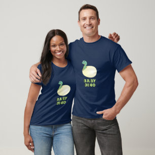 Niedlich Brontosaurus Dinosaur Egg Artwork T - Shi T-Shirt