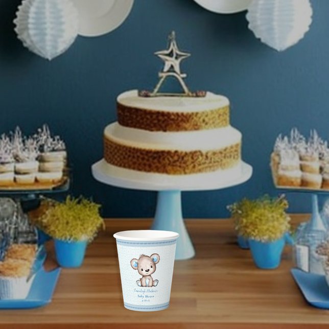 Niedlich Brown Bear Boy Blue Blanket Pappbecher (Von Creator hochgeladen)