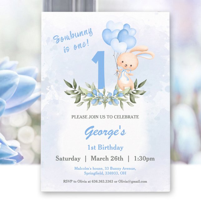 Niedlich Bunny Blue Greenery 1. Geburtstag Junge Einladung (Cute Bunny Blue Greenery 1st Birthday Boy Invitation)