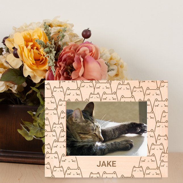 Niedlich Cat Pattern Individuelle Name Geätzte Rahmen (A cute frame to display a cherished photo of a furry family member. )