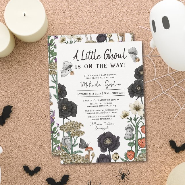 Niedlich Cotgagecore Ghosts Halloween-Kinderdusche Einladung (A Little Ghoul is On the Way - girl baby shower invitations for a Halloween themed baby shower )