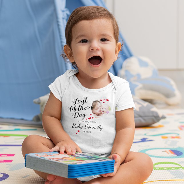 Niedlich First Mütter Day Heart Foto Baby Bodysuit Baby Strampler (Von Creator hochgeladen)