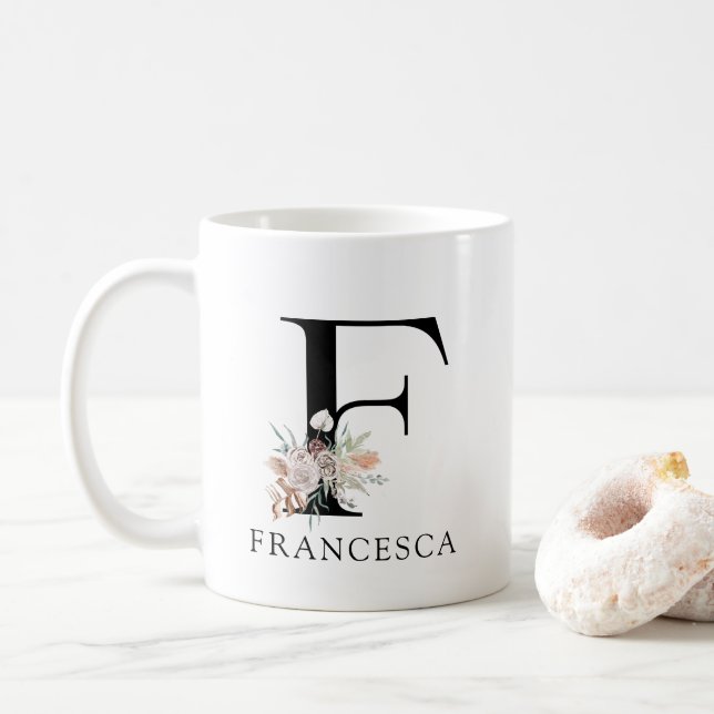 Niedlich Floral Watercolor Boho Monogramm Kaffeetasse (Mit Donut)
