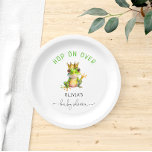 Niedlich Frog Prince Baby Duschpapier Teller<br><div class="desc">Fühlen Sie sich mit unserem Design den Charme der Einfachheit! Dieses elegante Element besticht durch einen zauberhaften Froschprinzen mit einer goldenen Krone, die in zarten Aquarellpinseln dargestellt wird. Das minimalistische Set hebt die charmanten Details hervor und fügt eine Touch moderner Eleganz hinzu. Laden Sie Ihre Lieben ein, um die Geburt...</div>