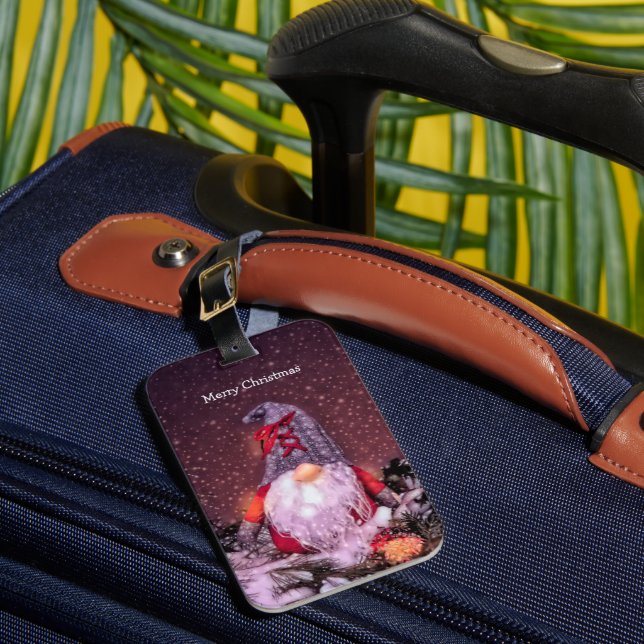 Niedlich frohe Weihnachten Whimsical Gnome Holiday Gepäckanhänger (Vorderseite Insitu 1)