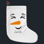 Niedlich Frosty the Snowman lächelt Gesicht Kleiner Weihnachtsstrumpf<br><div class="desc">Dieses lächelnde Schneemobil-Design ist mit dem süßesten und liebenswertesten Lächeln geschmückt. Mit rosigen Wangen und einer Karottennase ist Frosty's Charme unwiderstehlich und verbreitet Wärme und Freude,  wohin er auch geht.</div>