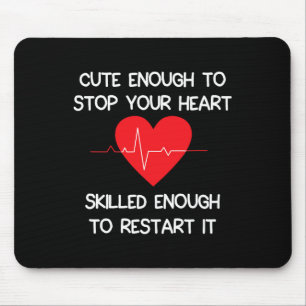 Niedlich genug, um dein Herz zu stoppen. qualifizi Mousepad