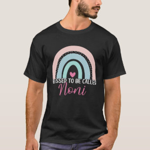 Niedlich gesegnet, genannt Noni Boho Regenbogen Ma T-Shirt