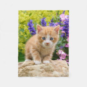 Niedlich Ginger Cat Kitten Blumengarten komfortabe Fleecedecke