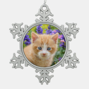 Niedlich Ginger Cat Kitten im Blumengarten Portrai Schneeflocken Zinn-Ornament