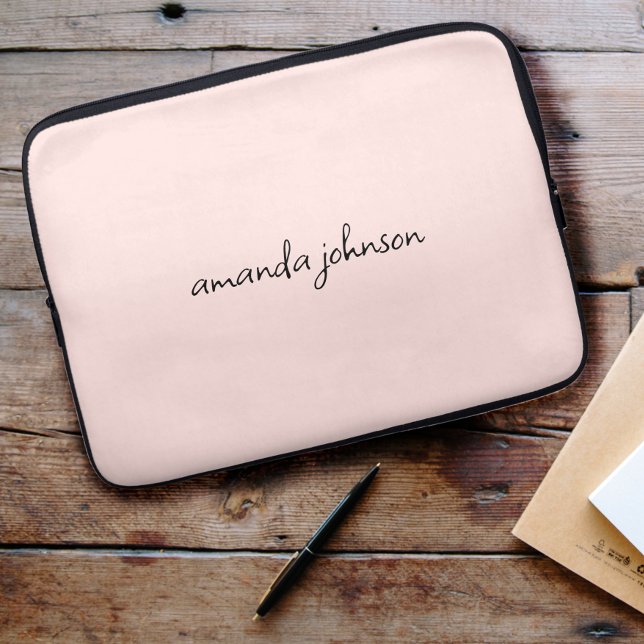 Niedlich Girly Modern Pink Monogram Cursive Full N Laptopschutzhülle (Von Creator hochgeladen)