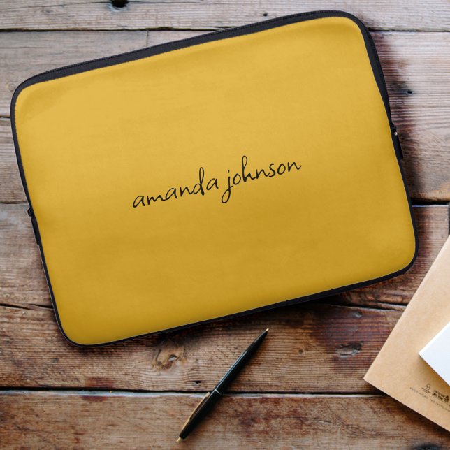Niedlich Girly Modern Yellow Monogram Curry Name Laptopschutzhülle (Von Creator hochgeladen)