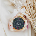 Niedlich Greenery Holly Jolly Weihnachtskleber Runder Aufkleber<br><div class="desc">Diese Geschenkmarken bieten niedliche Winterbotanicals kombiniert mit eleganter Typografie! Ideal,  um diese besondere Touch zu Ihrem Urlaubsgeschenk oder Urlaubskorb hinzuzufügen! Klicken Sie zum Ändern auf Anpassen.</div>