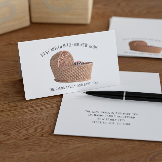 Niedlich haben wir die neue Zuhause-Änderung der A Visitenkarten (Cute little folded moving announcement cards featuring a panda in a basket. Add your details)