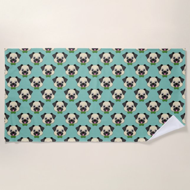 Niedlich Happy Mops Dog mit Papillon Strandtuch (Vorderseite)