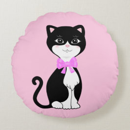 Niedlich Happy Tuxedo Cat on Light Pink Rundes Kissen