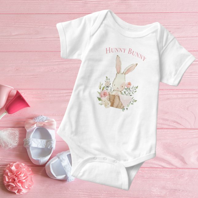 Niedlich Hunny Bunny Typografy Rabbit Pink Girl Baby Strampler (Von Creator hochgeladen)