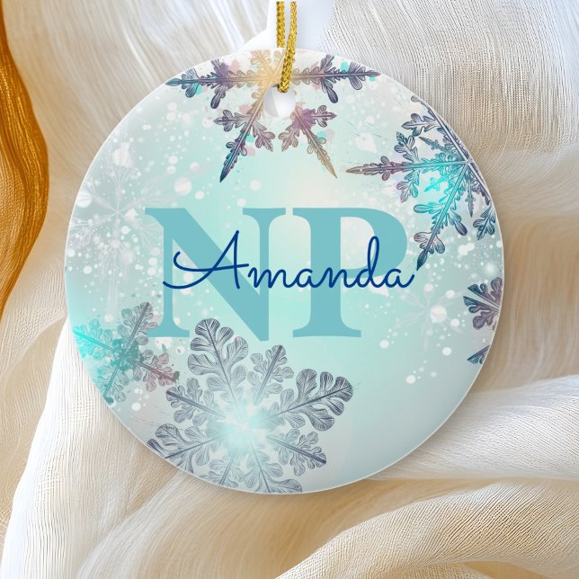 Niedlich Ice Blue Snowflake Personalisierter Name  Keramik Ornament (Von Creator hochgeladen)
