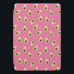 Niedlich Kawaii lächelnd Avocado Pattern iPad Pro Cover<br><div class="desc">Das gemusterte iPad Cover von Avocado zeichnet sich durch ein Allover-Muster aus,  das Avocados im Kaiji-Stil auf einem lebhaften rosa Hintergrund ausstrahlt. Ein niedliches Design,  das sich perfekt für Avocado-Liebhaber oder Kawaii-Fans eignet!</div>