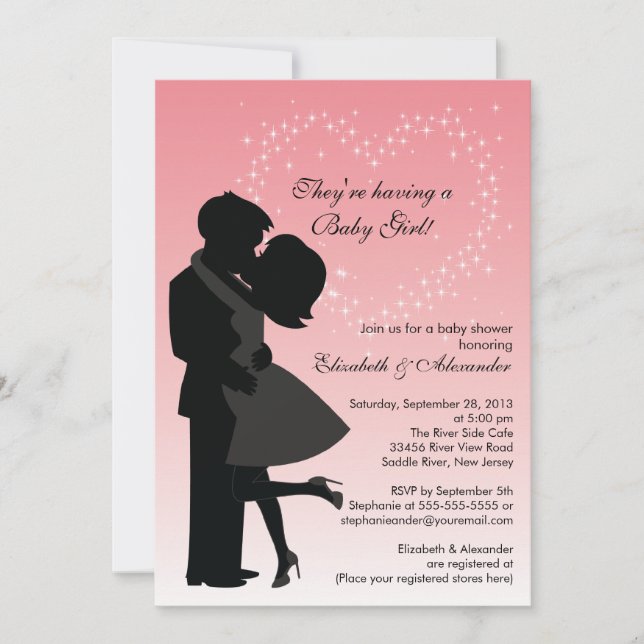 Niedlich Kissing Schwangere Paar in Liebe Kinderdu Einladung (Vorderseite)