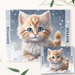 Niedlich Kitten Cat Winterschnee Individuelle Name Puzzle<br><div class="desc">Winterthematisches Puzzle mit einer bezaubernden Ingwerkitty in einer verschneiten Landschaft. Macht ein niedliches kleine Geschenk. Es ist mit einem Karton-Handkoffer mit Puzzle-Bild auf Deckel aufgedruckt! Personalisieren Sie den Text einfach oder verließ ihn leer. Kate Eden Art</div>