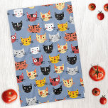 Niedlich Kitty Cat Blue Geschirrtuch<br><div class="desc">Viele hübsche kleine Katzen auf blauem Hintergrund. Purfekt für Tierliebhaber. Originelle Kunst von Nic Squirrell.</div>